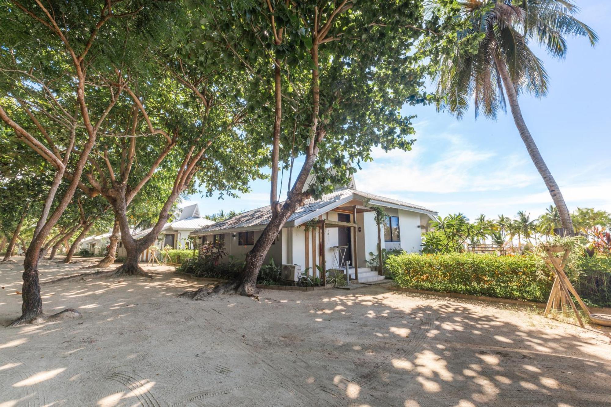 Golden Sands Destination Resorts Daanbantayan Kültér fotó